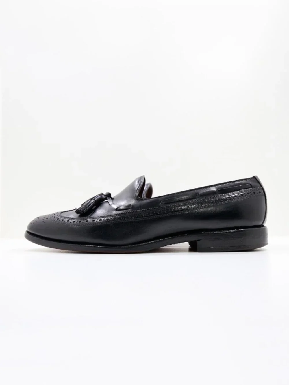 Allen Edmonds Manchester Black Leather Wingtip Tassel Loafers - Men's 10.5 B